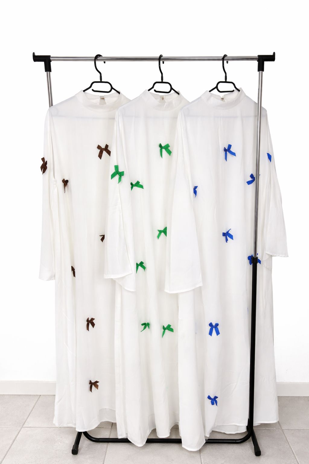 Abaya with bows